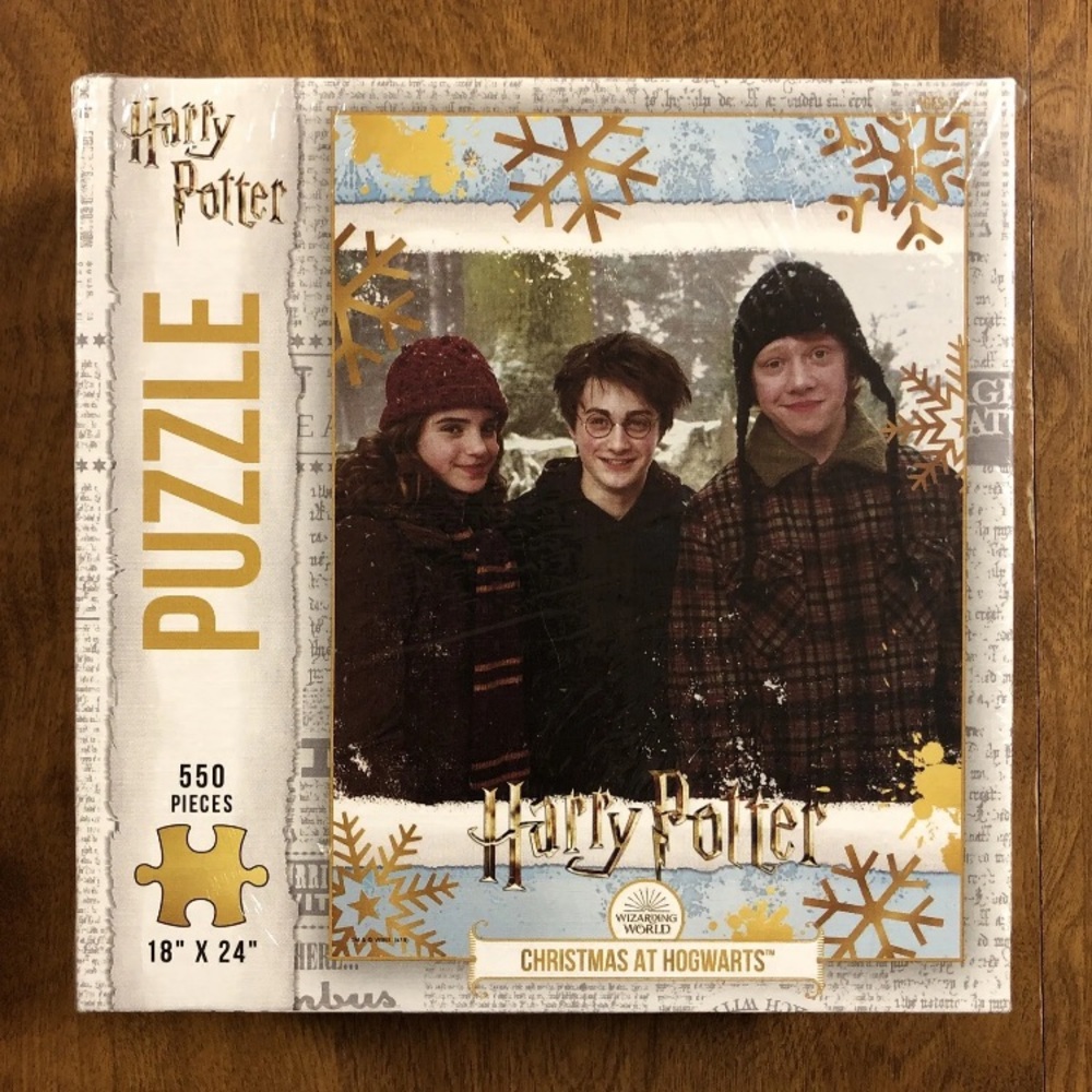 NEW  2019 HARRY POTTER Christmas at Hogwarts 550 pieces Puzzle
